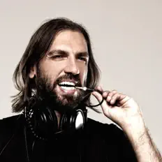 收听 DJ Tarkan、观看音乐视频、阅读小传、查看巡演日期等 ！