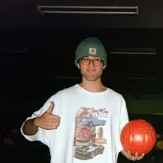 Music With Edgarを聴いたり、ミュージックビデオを鑑賞したり、経歴やツアー日程などを確認したりしましょう！