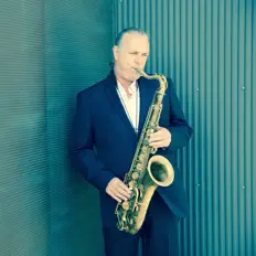 Dengarkan Doug Webb, tonton video musik, baca bio, lihat tanggal tur & lainnya!