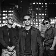 Listen to Skapulario, watch music videos, read bio, see tour dates & more!