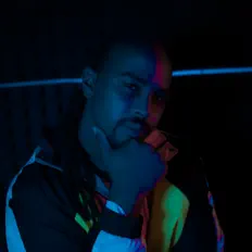 收听 Louis King、观看音乐视频、阅读小传、查看巡演日期等 ！