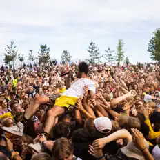 Ouça Pasha, assista a videoclipes, leia a biografia, veja as datas das turnês e mais!