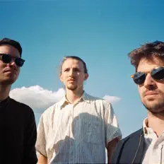 Listen to Les Loups, watch music videos, read bio, see tour dates & more!