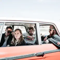 收听 Observing With Annie、观看音乐视频、阅读小传、查看巡演日期等 ！