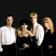 Plustwoを聴いたり、ミュージックビデオを鑑賞したり、経歴やツアー日程などを確認したりしましょう！