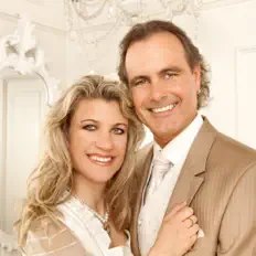 Stixi & Sonja을(를) 듣고, 뮤직 비디오를 보고, 약력을 읽고, 투어 일정 등을 확인하세요!