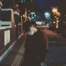 Escucha a 페리, mira videos musicales, lee su biografía, consulta las fechas de las gira y más.