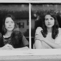 Escucha a Twin Bandit, mira videos musicales, lee su biografía, consulta las fechas de las gira y más.