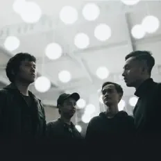 收听 The Sun Goes Down、观看音乐视频、阅读小传、查看巡演日期等 ！