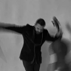 收听 Redi Hasa、观看音乐视频、阅读小传、查看巡演日期等 ！