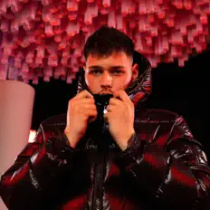 收听 Rojas、观看音乐视频、阅读小传、查看巡演日期等 ！