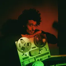 Jachary dinle, müzik videolarını izle, biyografisini oku, tur tarihlerini ve daha fazlasını gör!