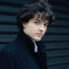 收听 Rémi Geniet、观看音乐视频、阅读小传、查看巡演日期等 ！