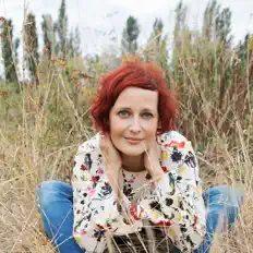 Dengarkan Diane Weigmann, tonton video musik, baca bio, lihat tanggal tur & lainnya!