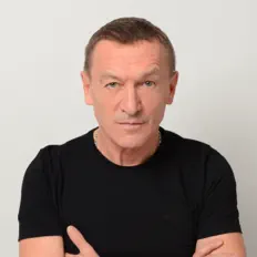 聆聽 Евгений Росс、觀看音樂影片、閱讀小傳、查看巡演日期等！