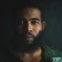 Ouça undefined, assista a videoclipes, leia a biografia, veja as datas das turnês e mais!