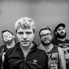 Dengarkan Pears, tonton video musik, baca bio, lihat tanggal tur & lainnya!