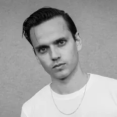 Dengarkan MP The Kid, tonton video musik, baca bio, lihat tanggal tur & lainnya!