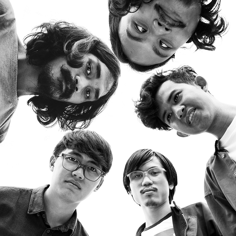 Solitude Is Bliss - ใหม่ซํ้าเดิม