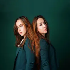 Escucha a Сёстры Каратыгины, mira videos musicales, lee su biografía, consulta las fechas de las gira y más.