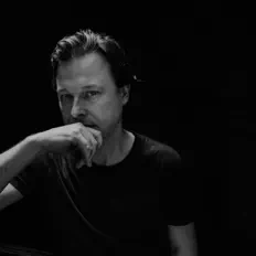 Ascolta The Devlins, guarda video musicali, leggi la biografia, vedi le date del tour & altro!