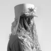 Posłuchaj wykonawcy undefined, obejrzyj teledyski, przeczytaj biografię, zobacz daty tras koncertowych i nie tylko!