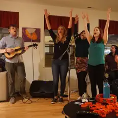 Ouça Jim and The Povolos, assista a videoclipes, leia a biografia, veja as datas das turnês e mais!