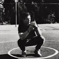 Posłuchaj wykonawcy J. Miles, obejrzyj teledyski, przeczytaj biografię, zobacz daty tras koncertowych i nie tylko!