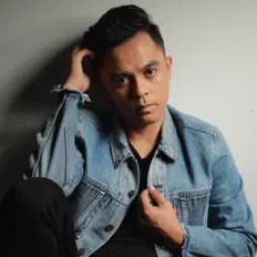 Listen to Ary Klangit, watch music videos, read bio, see tour dates & more!