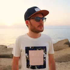 Listen to Benjamin Braxton, watch music videos, read bio, see tour dates & more!