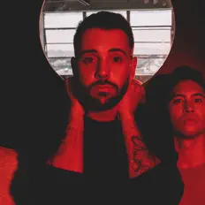 聆聽 Selfish Things、觀看音樂影片、閱讀小傳、查看巡演日期等！