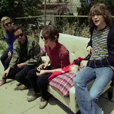Écoutez Fever the Ghost, regardez des vidéoclips, lisez la biographie, consultez les dates de tournée et plus encore !