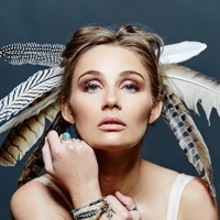 Clare Bowen