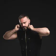 Listen to Nacho Chapado, watch music videos, read bio, see tour dates & more!