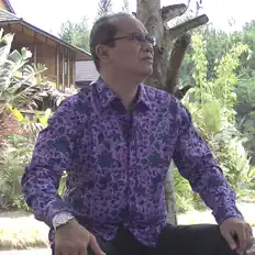 聆聽 Victor Hutabarat、觀看音樂影片、閱讀小傳、查看巡演日期等！