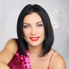 聆聽 Rúzsa Magdolna、觀看音樂影片、閱讀小傳、查看巡演日期等！