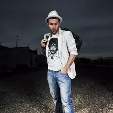 Dengarkan Tom Boxer, tonton video musik, baca bio, lihat tanggal tur & lainnya!