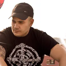 Escucha a Manijak, mira videos musicales, lee su biografía, consulta las fechas de las gira y más.