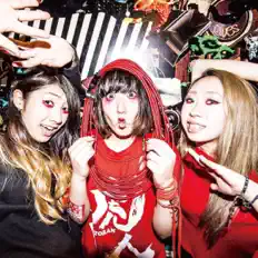Escucha a 虎の子ラミー, mira videos musicales, lee su biografía, consulta las fechas de las gira y más.