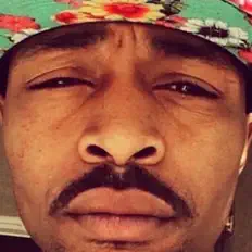 Hör dir JohnnyG an, schau dir Musikvideos an, lies die Biografie, finde Tourdaten und mehr!