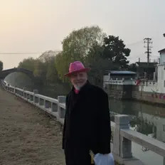 Twink सुनें, म्यूज़िक वीडियो देखें, बायो पढ़ें, दौरे की तारीखें और बहुत कुछ देखें!