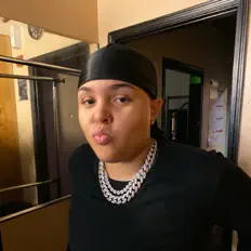 Dengarkan LiyahChanel, tonton video musik, baca bio, lihat tanggal tur & lainnya!
