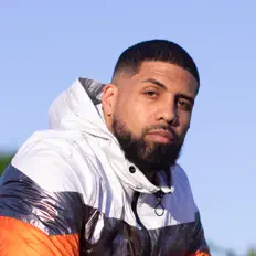 Poslechněte si interpreta Bobby Feeno, sledujte hudební videa, přečtěte si životopis, podívejte se na data turné a další informace.