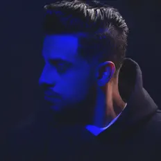 Luister naar AlterEgo, bekijk muziekvideo's, lees de bio, bekijk de tourdata, en meer!