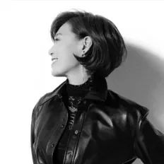 Hör dir Yoon hye kyoung an, schau dir Musikvideos an, lies die Biografie, finde Tourdaten und mehr!