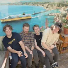 Ouça Split Feed, assista a videoclipes, leia a biografia, veja as datas das turnês e mais!