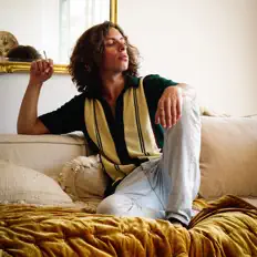 Dengarkan Ben Aler, tonton video musik, baca bio, lihat tanggal tur & lainnya!