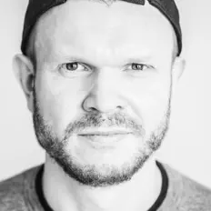 Phillipo Blakeを聴いたり、ミュージックビデオを鑑賞したり、経歴やツアー日程などを確認したりしましょう！
