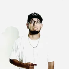 Listen to AyeItsAron, watch music videos, read bio, see tour dates & more!