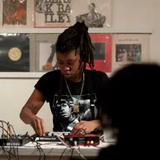 Listen to Kilamanzego, watch music videos, read bio, see tour dates & more!